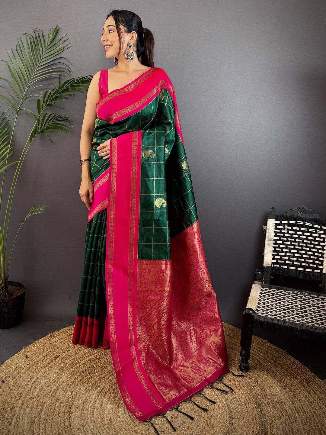 Intricate Paisley Silk Pattu Saree With Radiant Pink Pallu