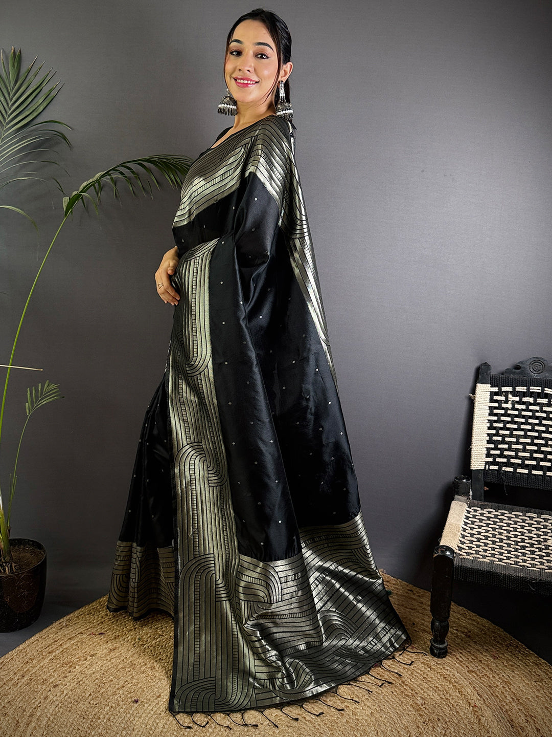 Black Beauty Soft Silk Pattu Saree