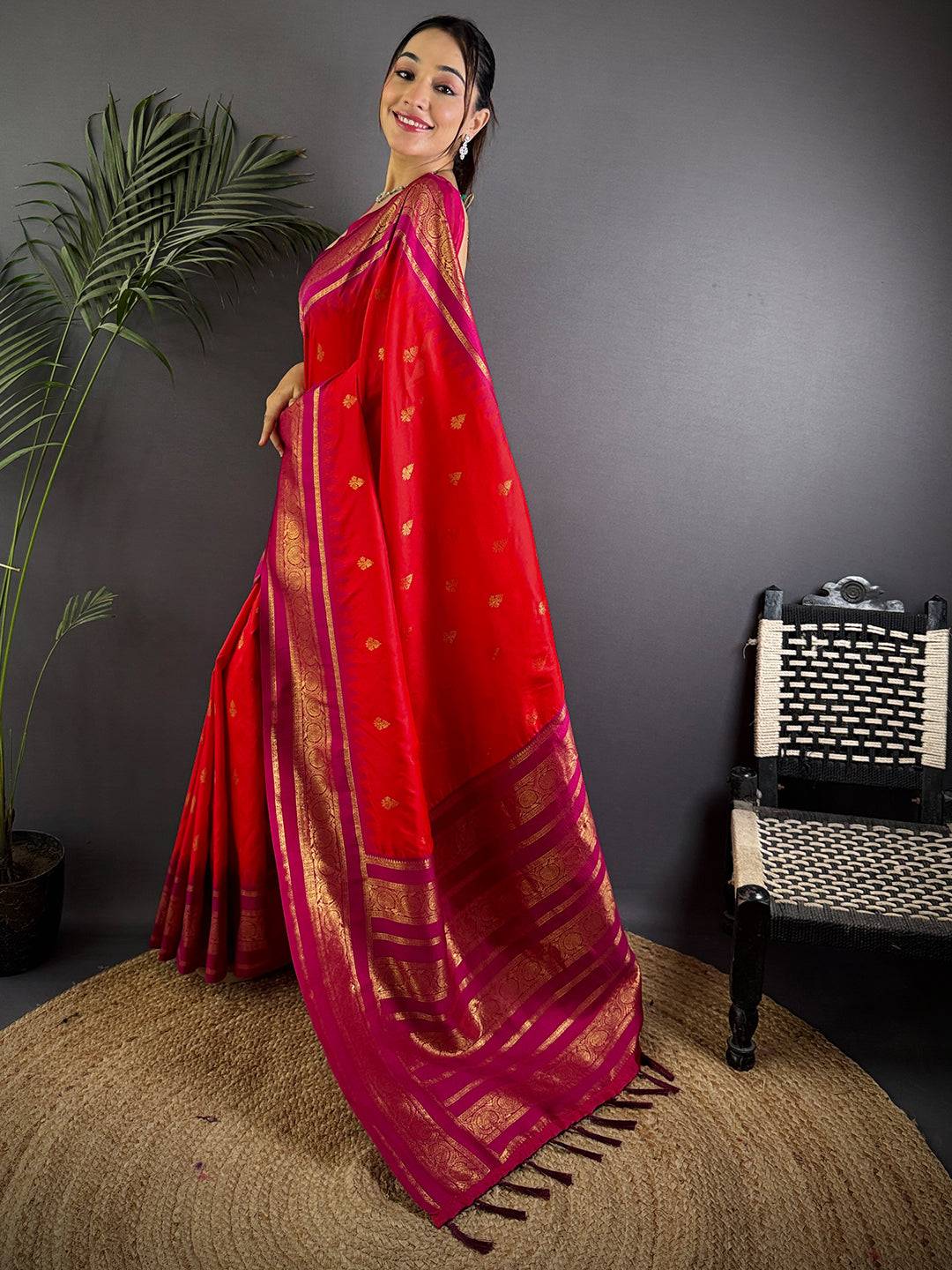 Rose Red Gadwal Border Soft Silk Pattu Saree