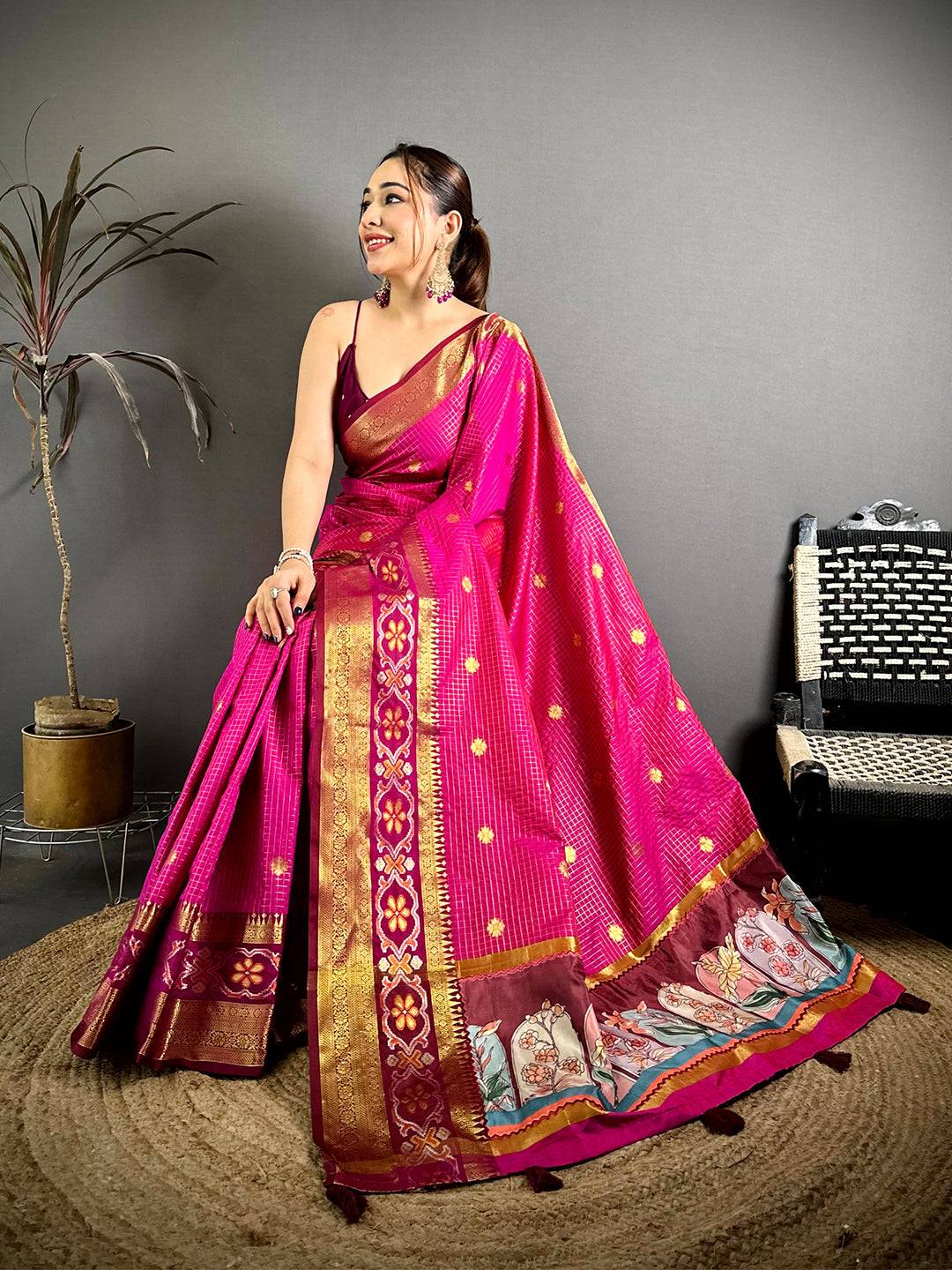 Celebrity Gold Zari Kanchi Silk Digital Pallu Pattu Saree