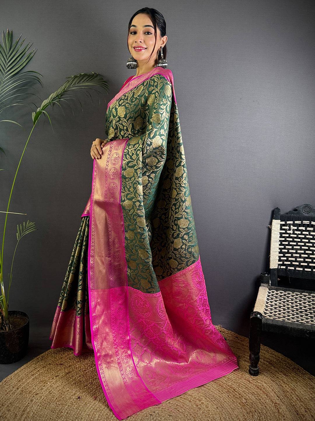 Green Floral Zari Banarasi Kanjivaram Silk Pattu Saree