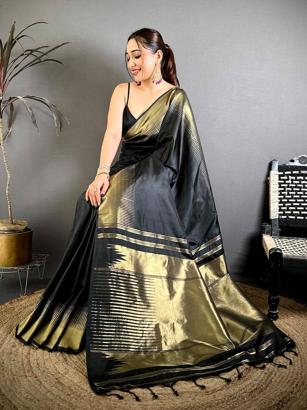 Dark Black Plain Body Ikkat Border Pattu Saree
