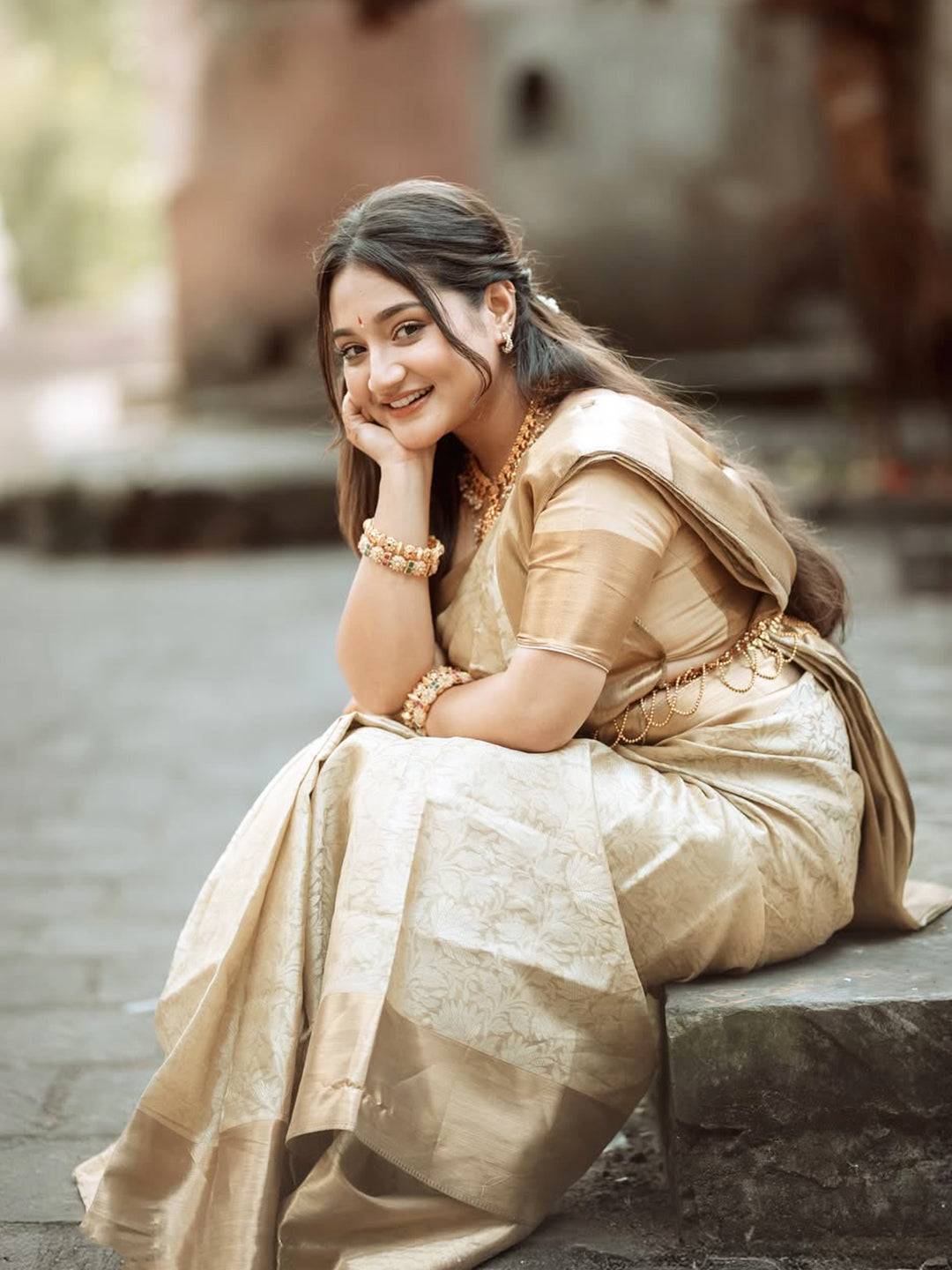 Regal Gold Kanjivaram Tissue Pattu Saree