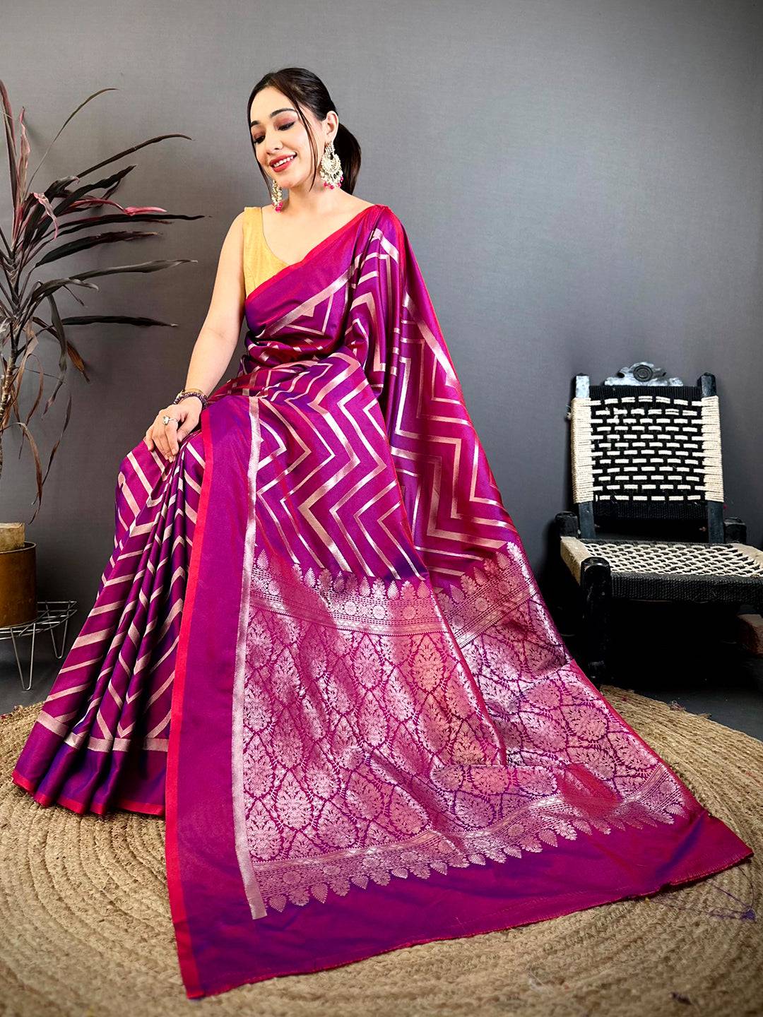 Rani Pink Geometric Zari Weave Banarasi Pattu Saree