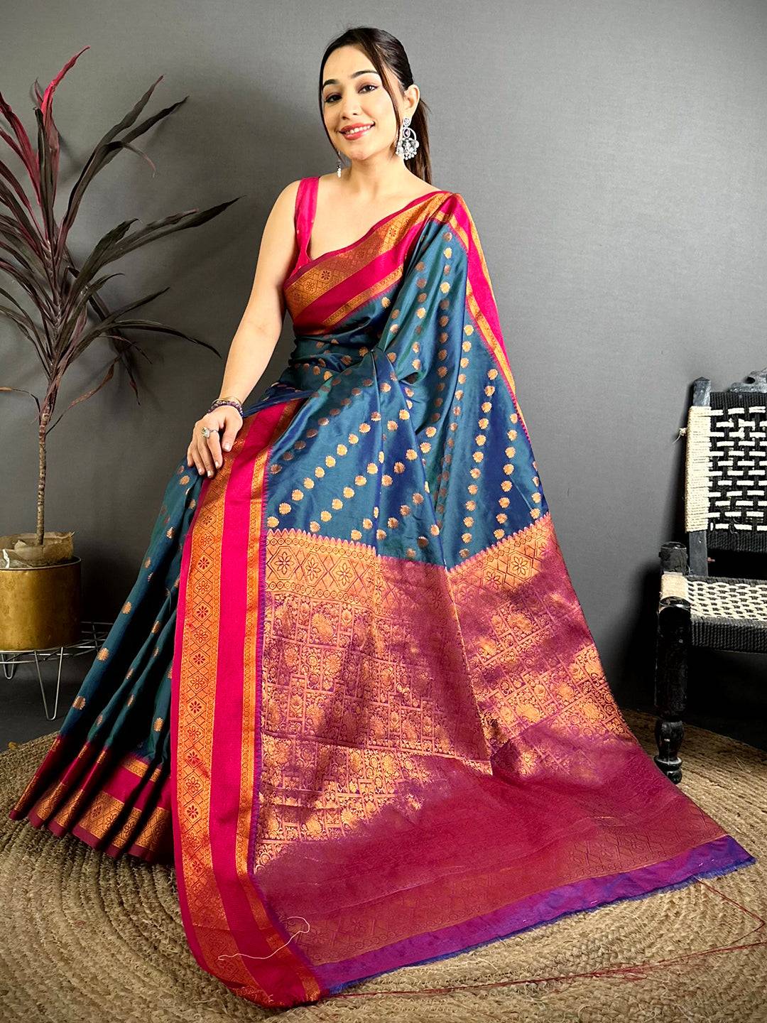 Royal Bantex Border Banarasi Pattu Saree