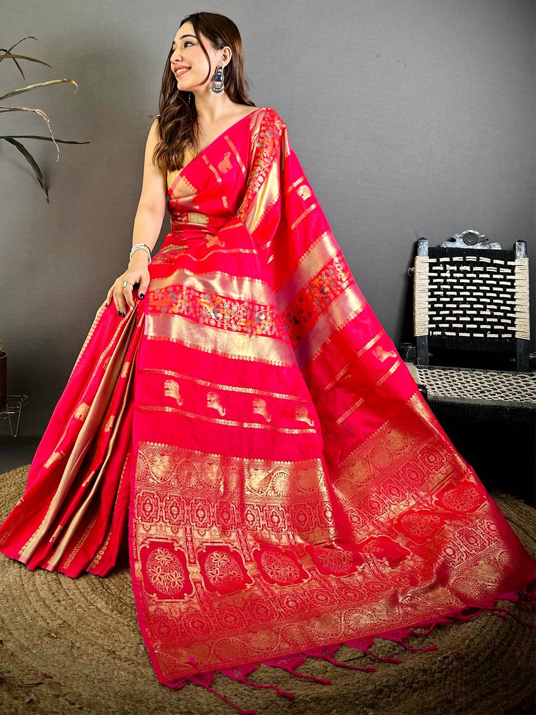Artisan Gold Silver Zari Weaving Silk Pattu Saree
