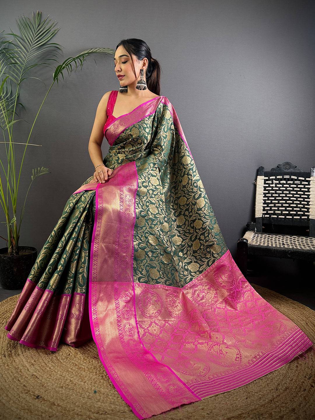 Green Floral Zari Banarasi Kanjivaram Silk Pattu Saree