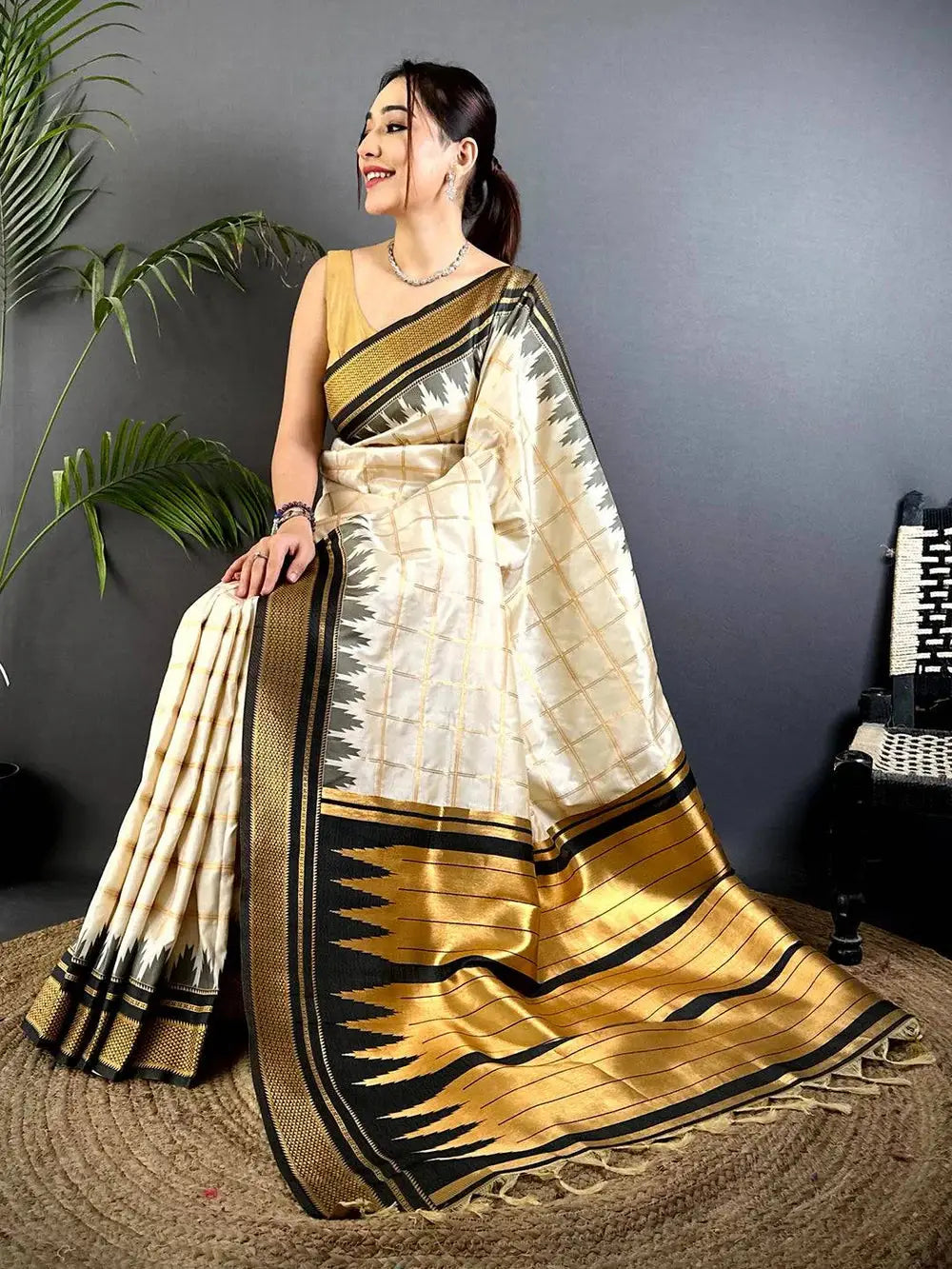 Royal Dual Tone Gold Zari Pattu Saree
