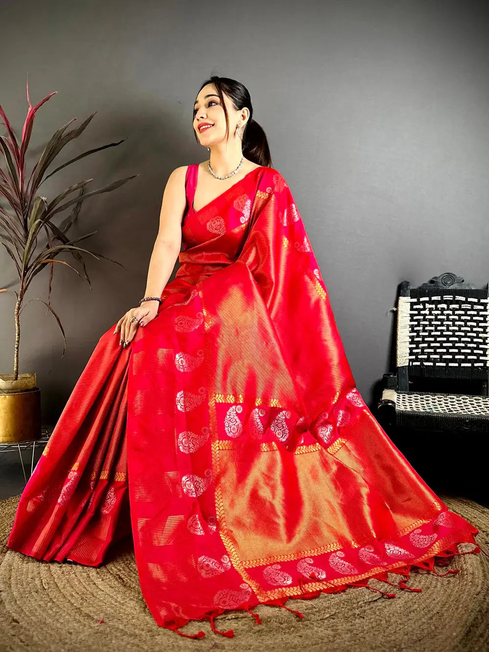 Royal Minakari Weave Kanchi Pattu Saree