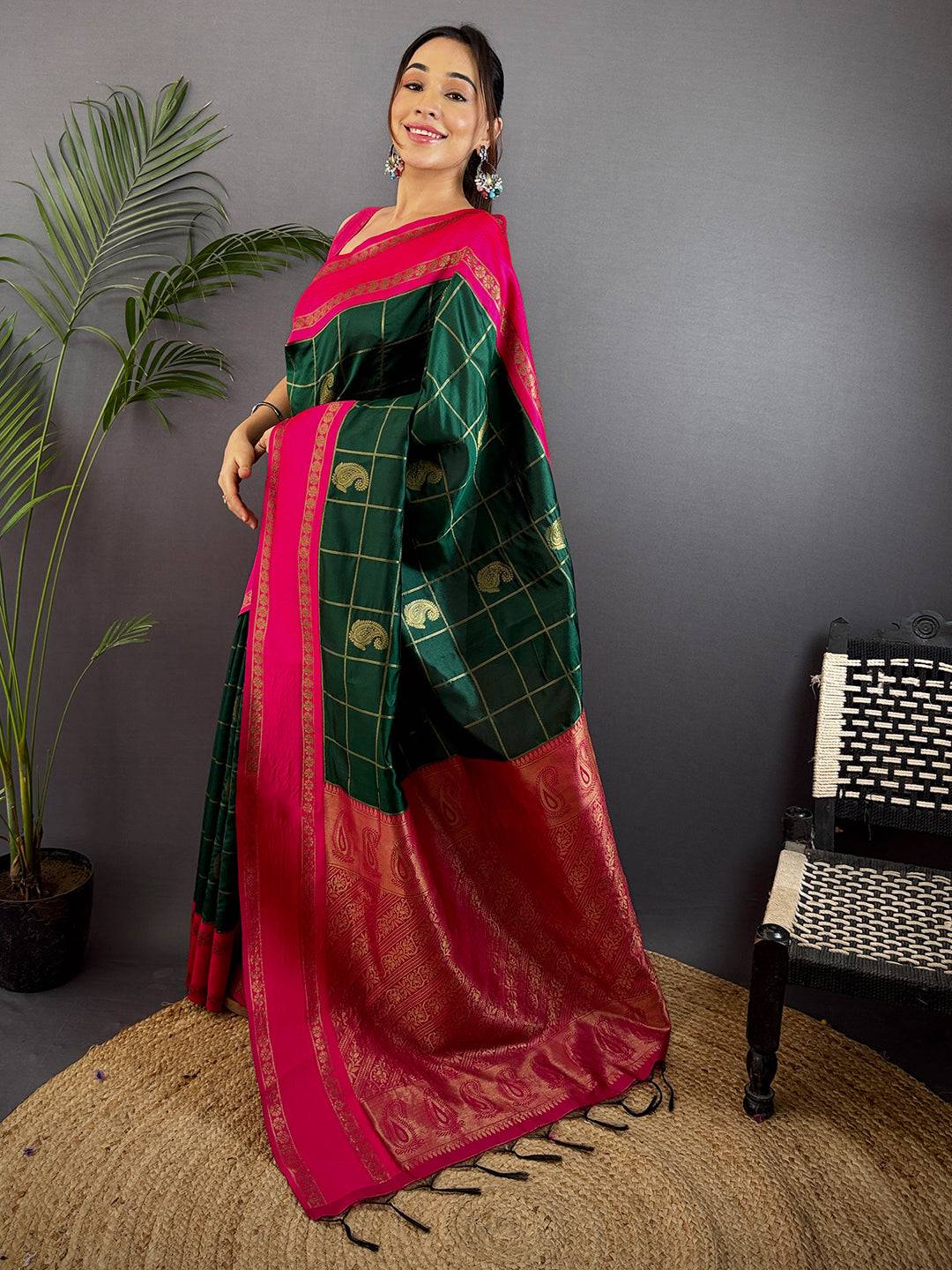 Intricate Paisley Silk Pattu Saree With Radiant Pink Pallu