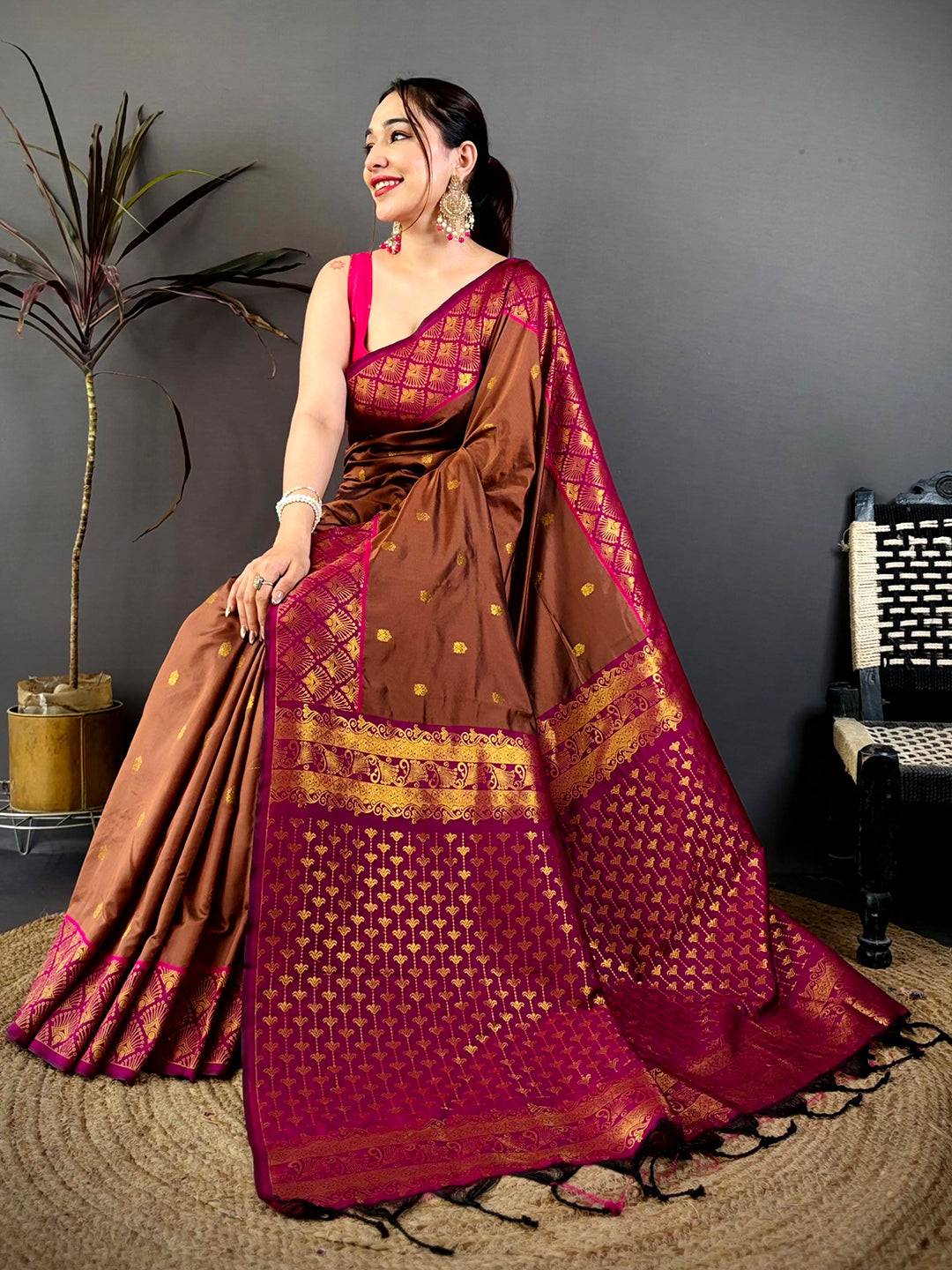 Stylish Ethnic Motif Rich Pallu Soft Silk Pattu Saree