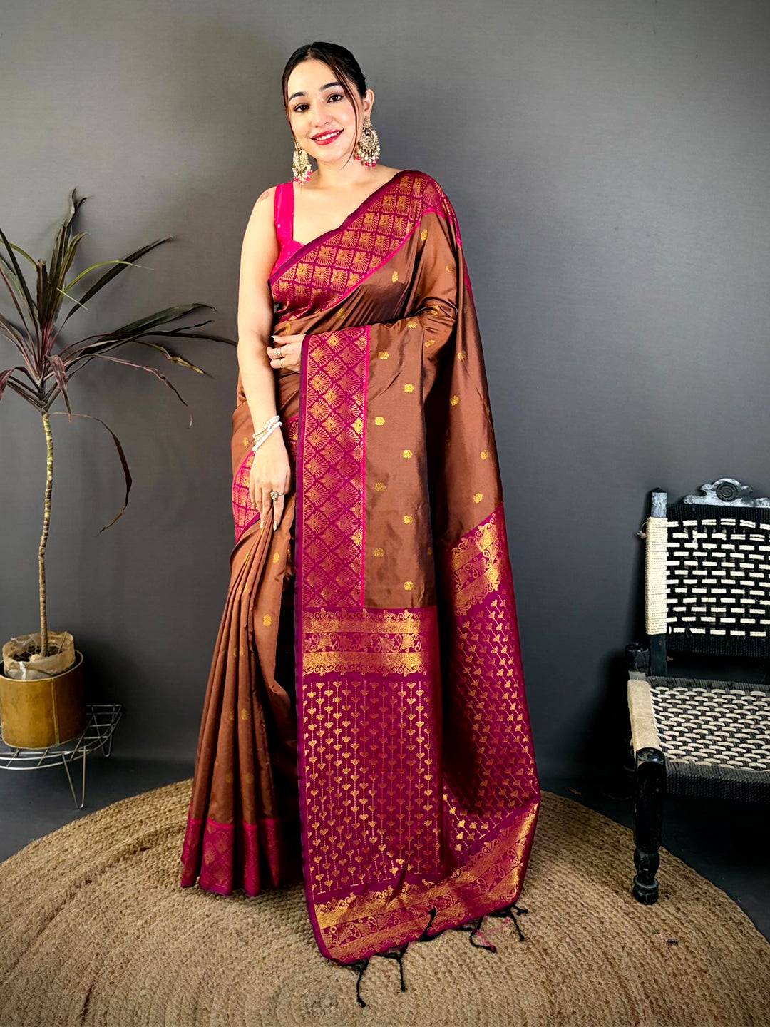 Stylish Ethnic Motif Rich Pallu Soft Silk Pattu Saree
