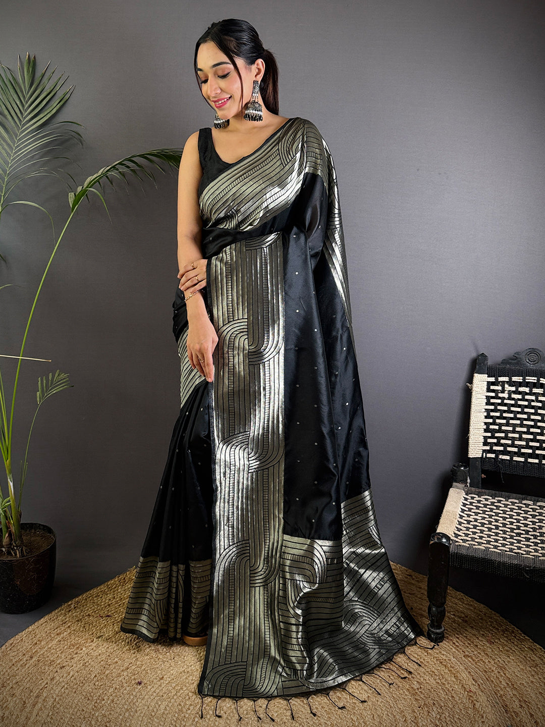 Black Beauty Soft Silk Pattu Saree