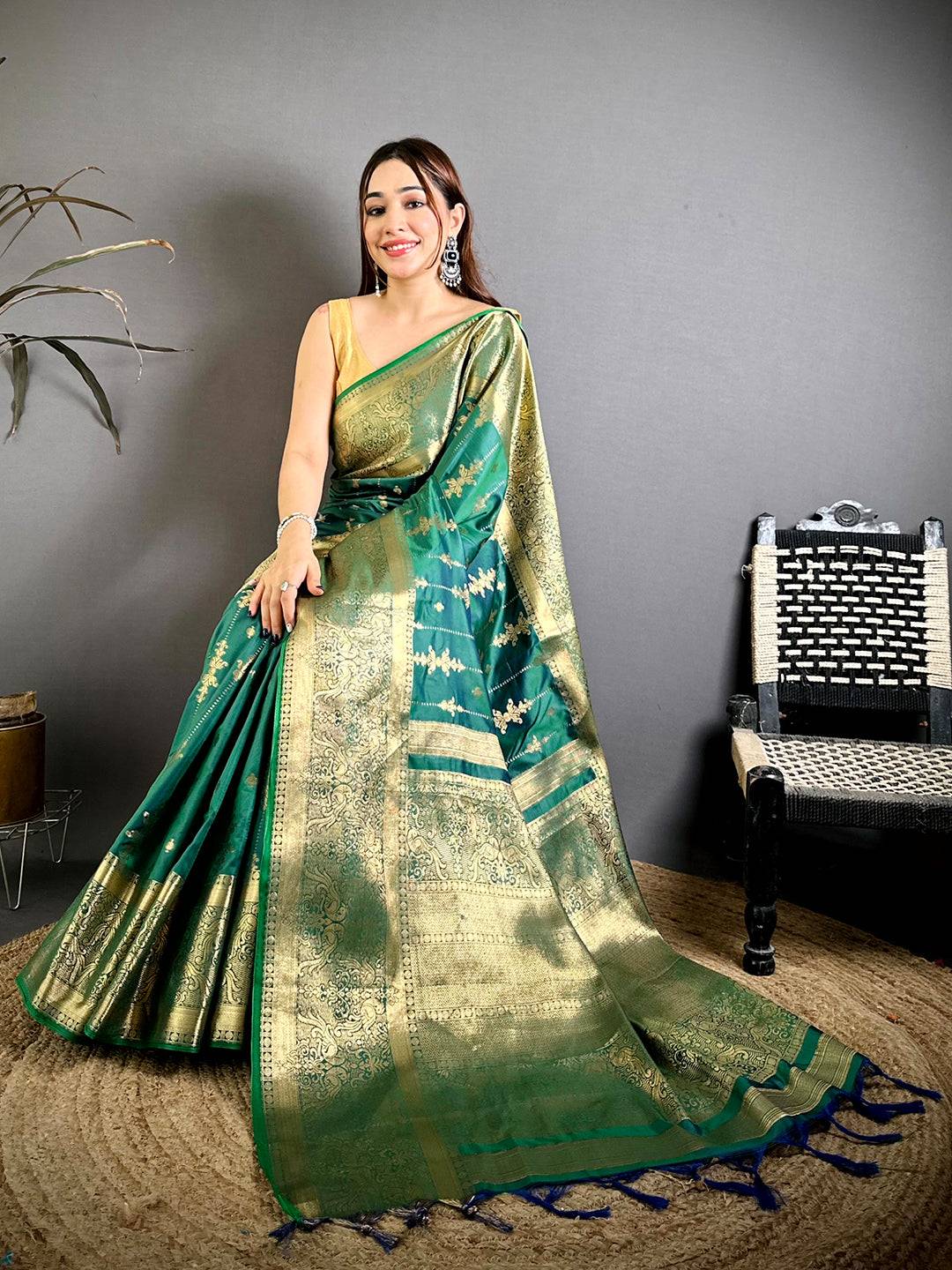 Royal Banarasi Katan Big Zari Border Pattu Saree
