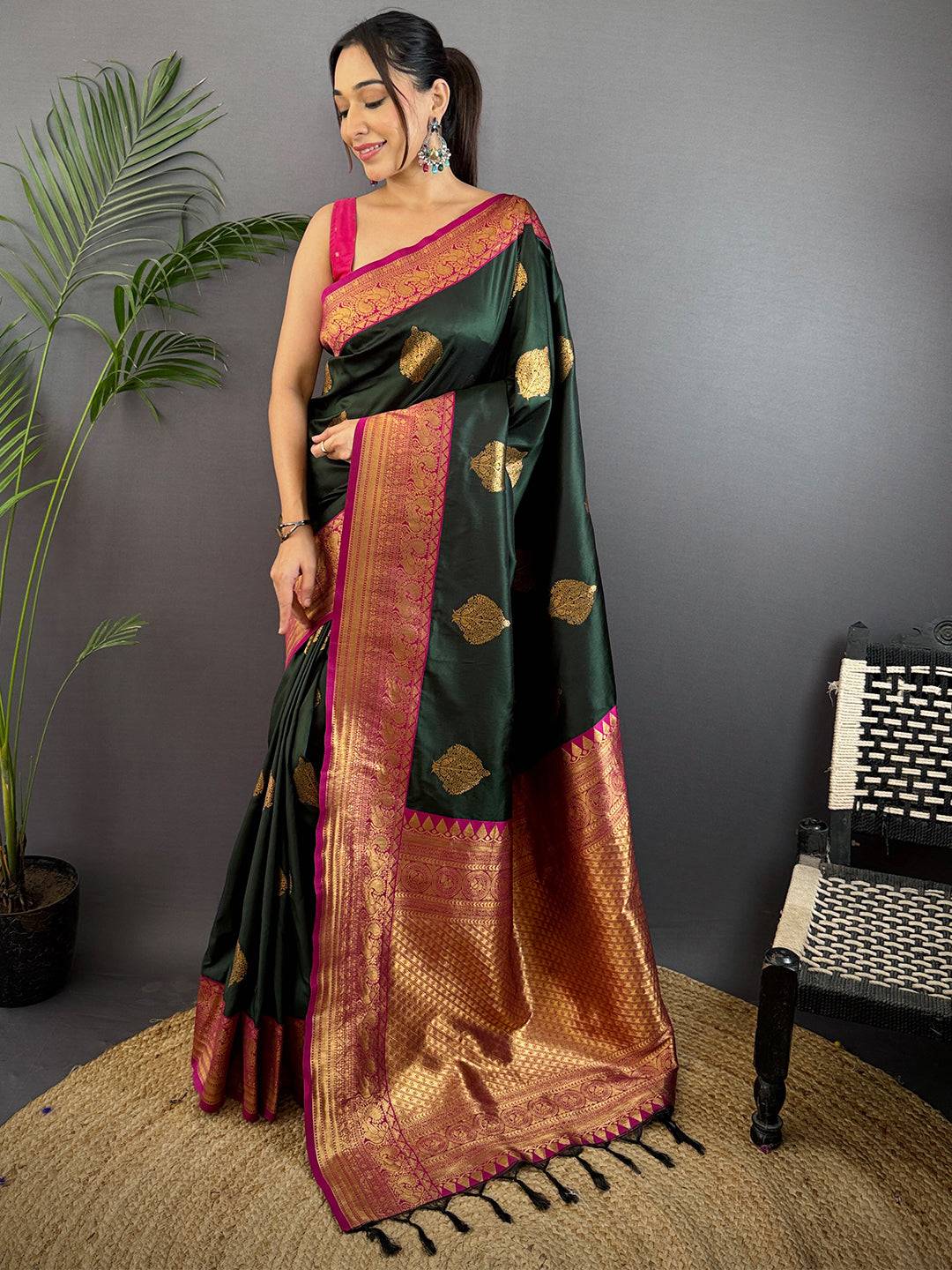 Green Soft Gadwal Silk Pattu Saree