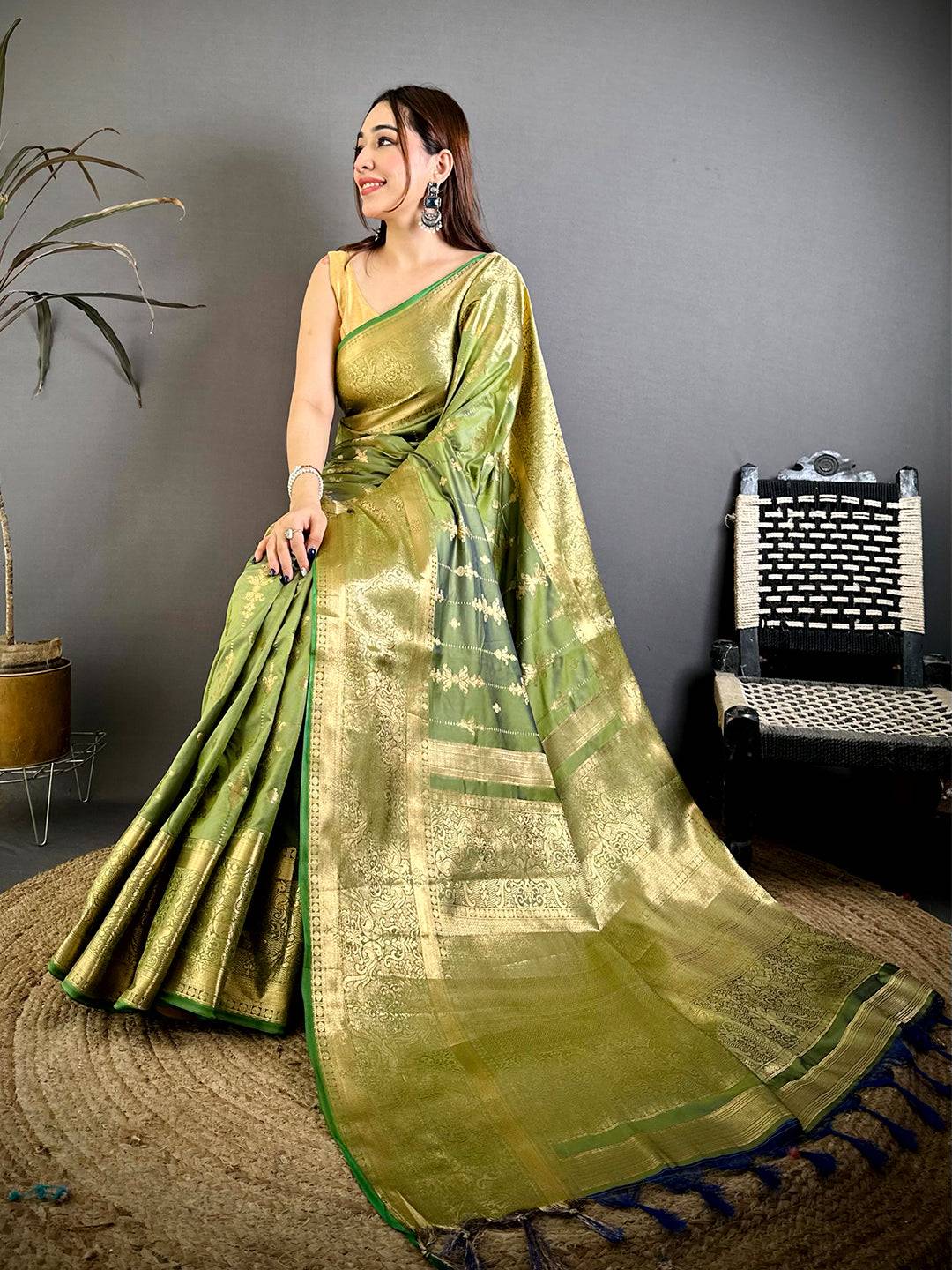 Radiant Banarasi Katan Big Zari Border Pattu Saree