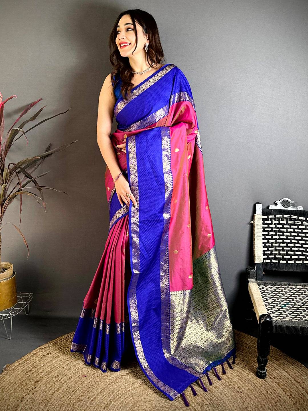 Wine Dual Tone Gadwal Pattu Saree