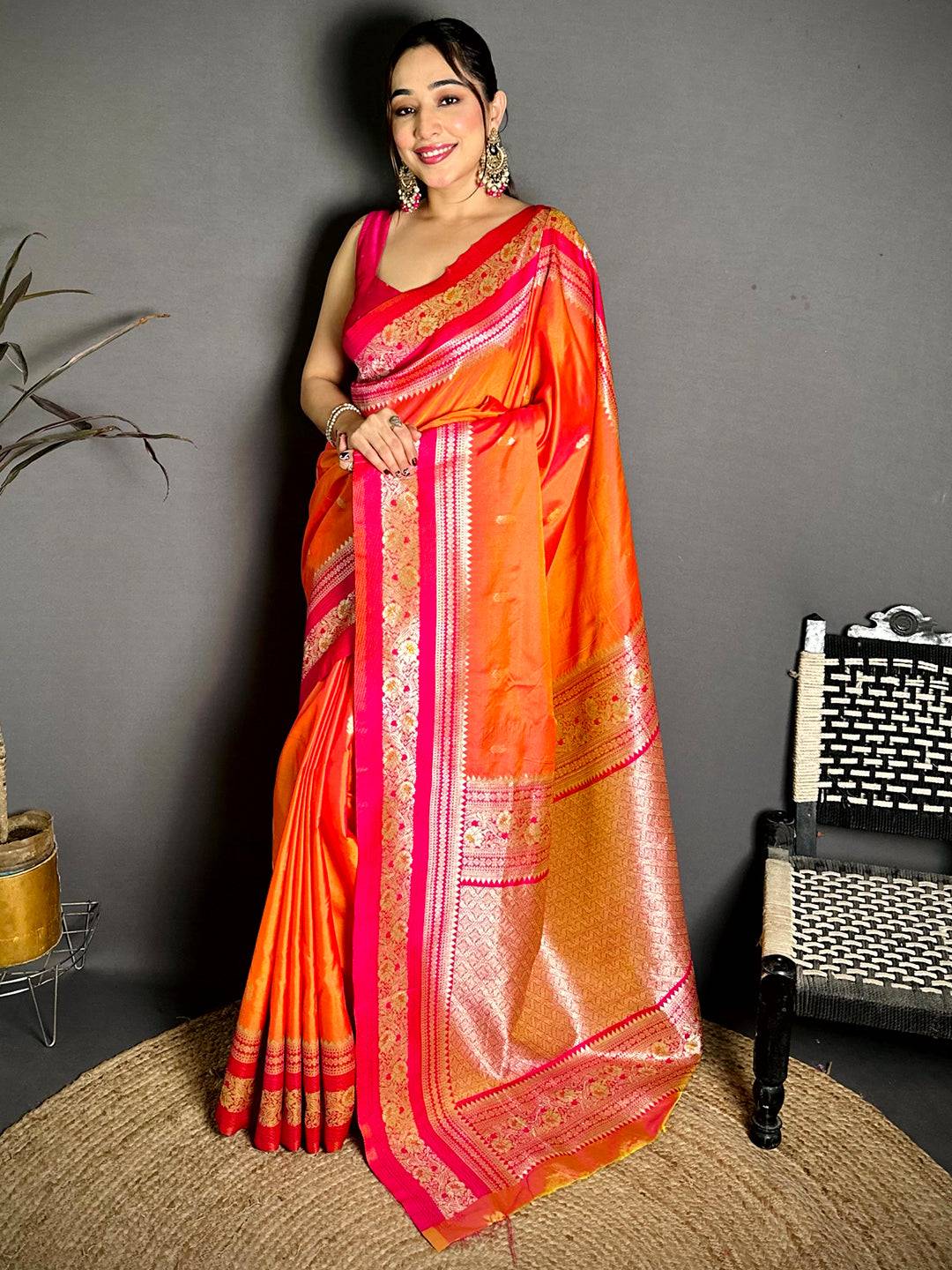 Gold Zari Woven Rani Soft Silk Pattu Saree