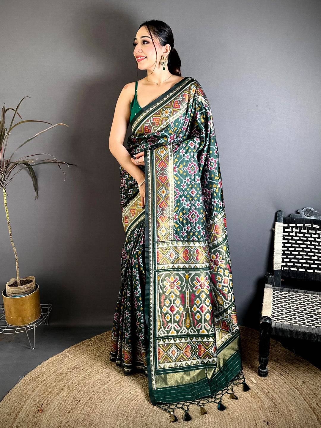 Green Patola Weaving Semi Silk Pattu Saree