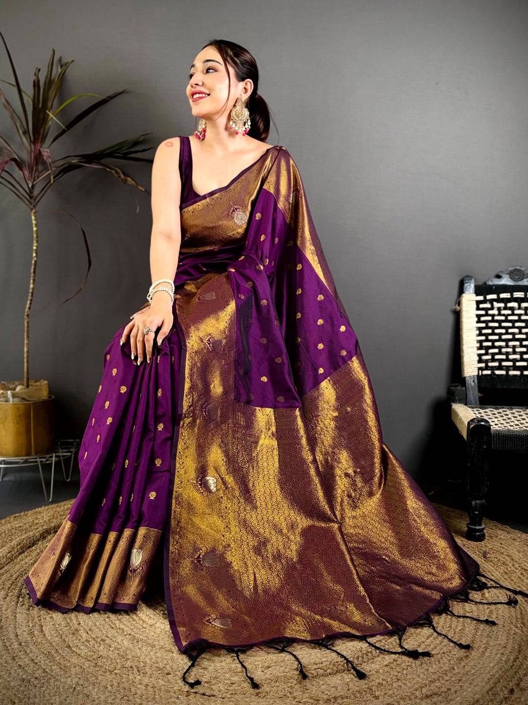 Elegant Ethnic Motif Soft Silk Rich Pallu Pattu Saree