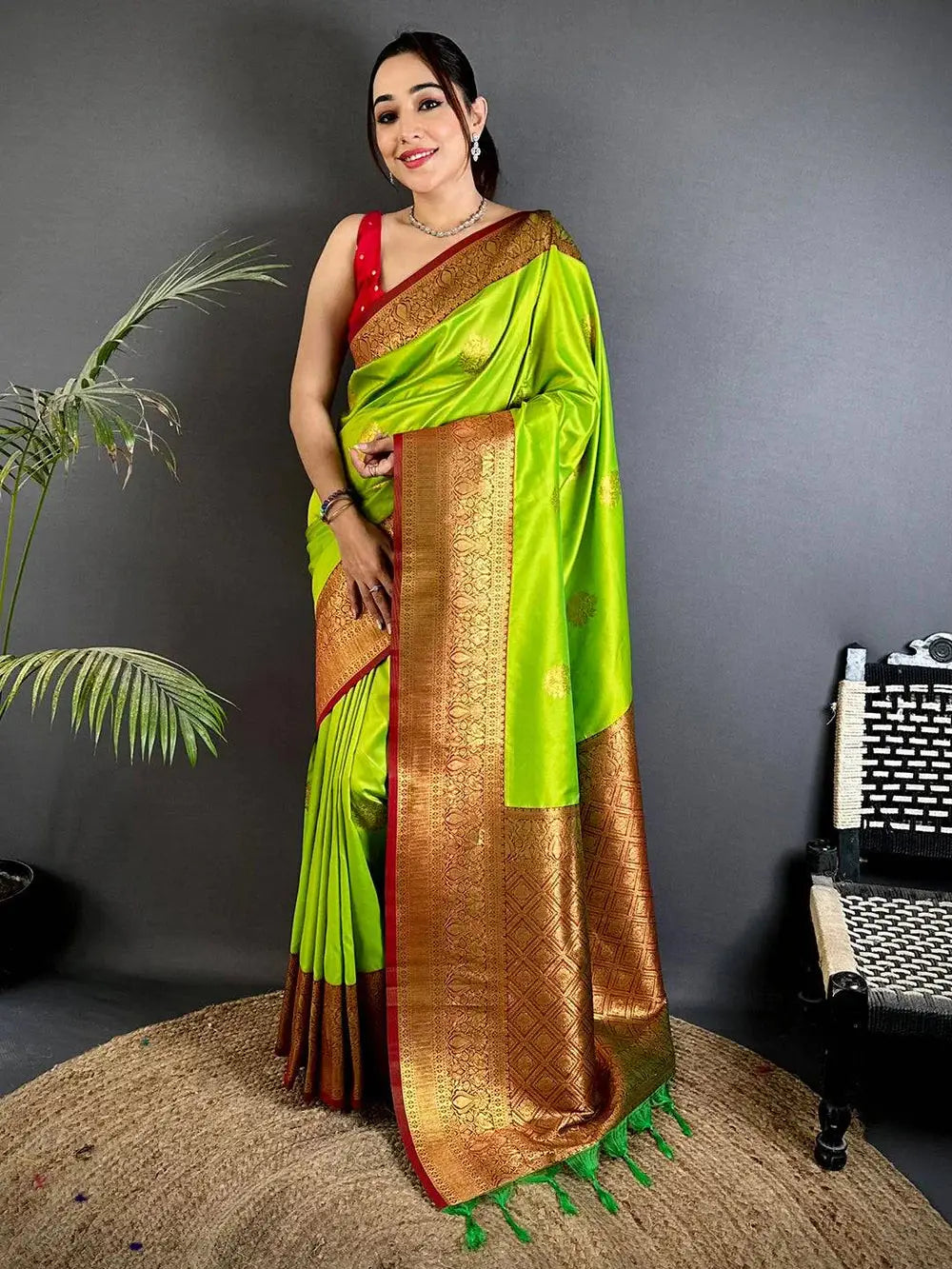Regal Soft Silk Pattu Swan Motif Saree