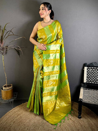 Elegant Two Tone Weaving Soft Silk Pattu Saree