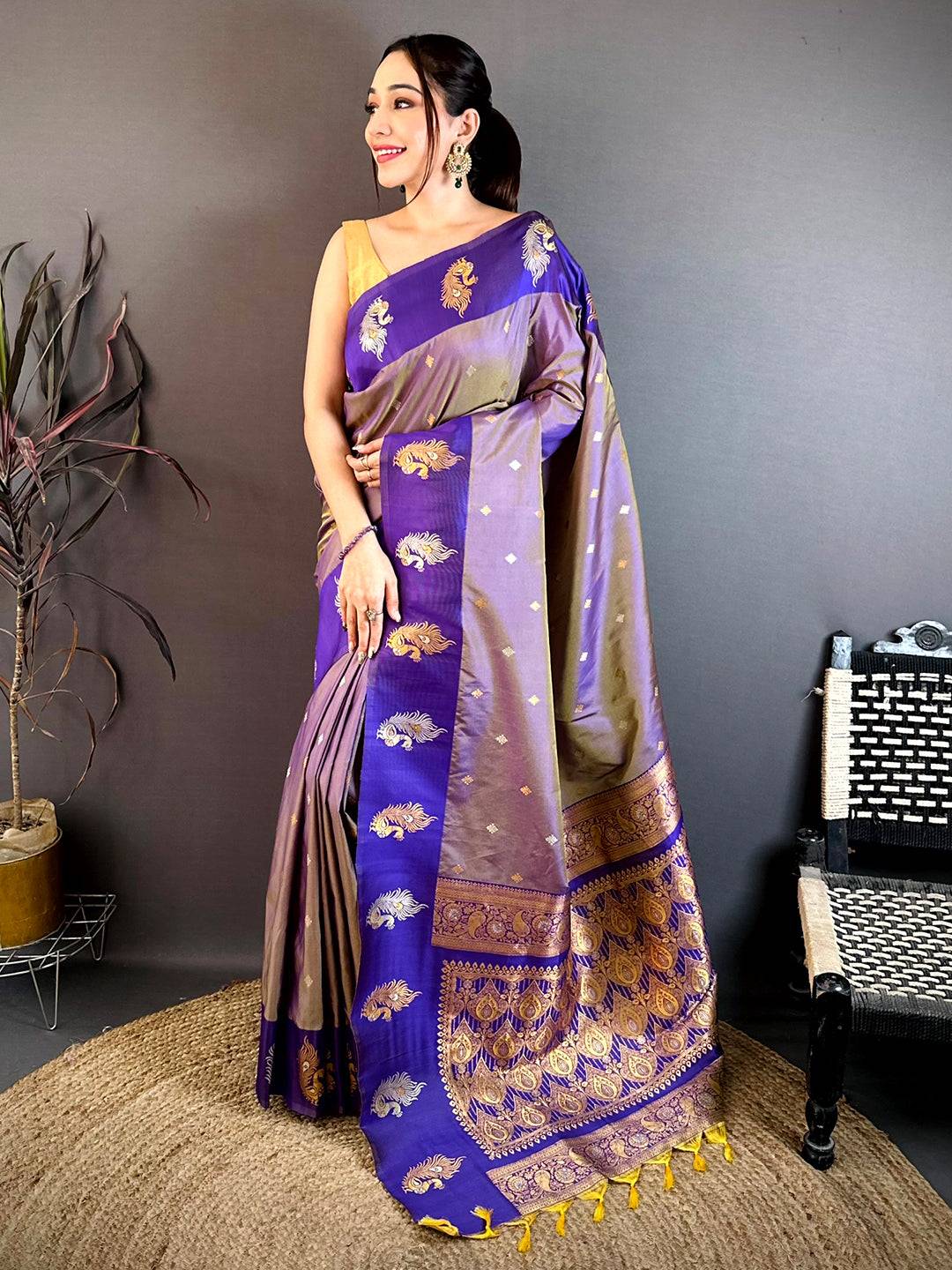 Classic Gold Silver Zari Rettapatta Border Pattu Saree
