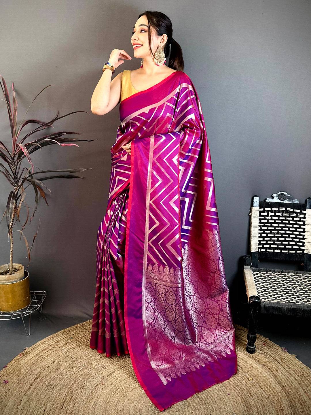 Rani Pink Geometric Zari Weave Banarasi Pattu Saree