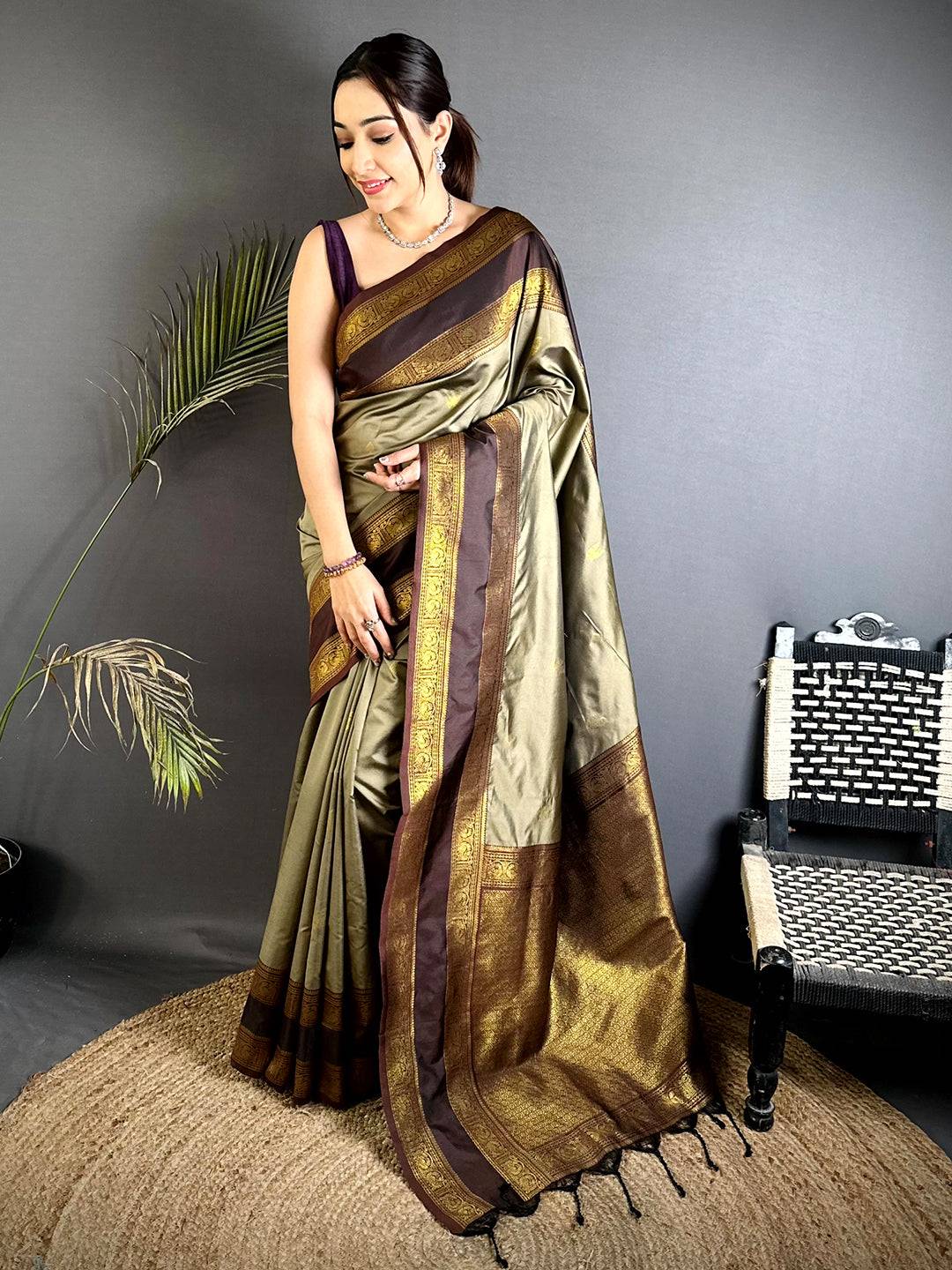 Classic Peacock Zari Gadwal Silk Pattu Saree