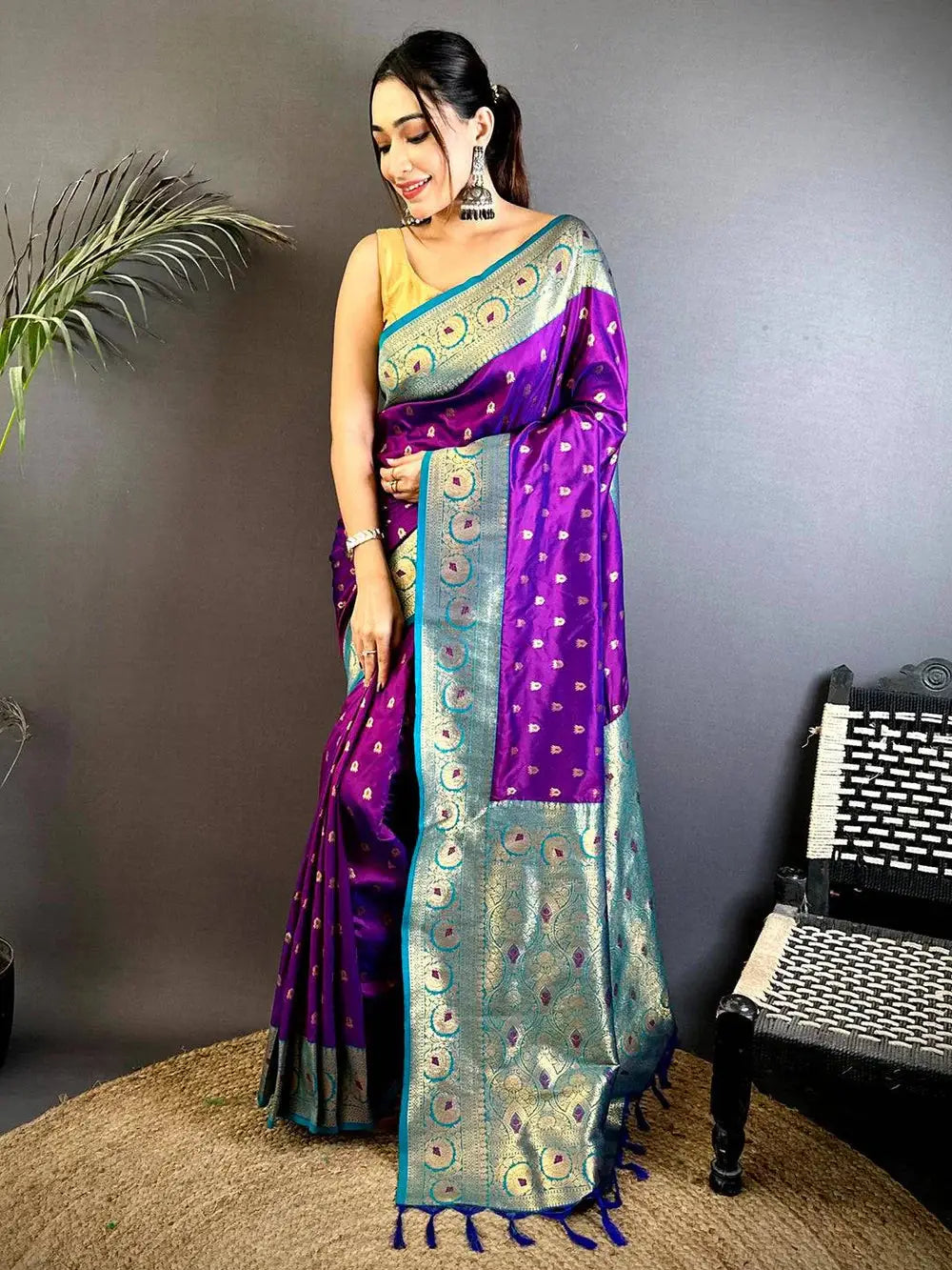 Heritage 1000 Butti Soft Silk Pattu Saree