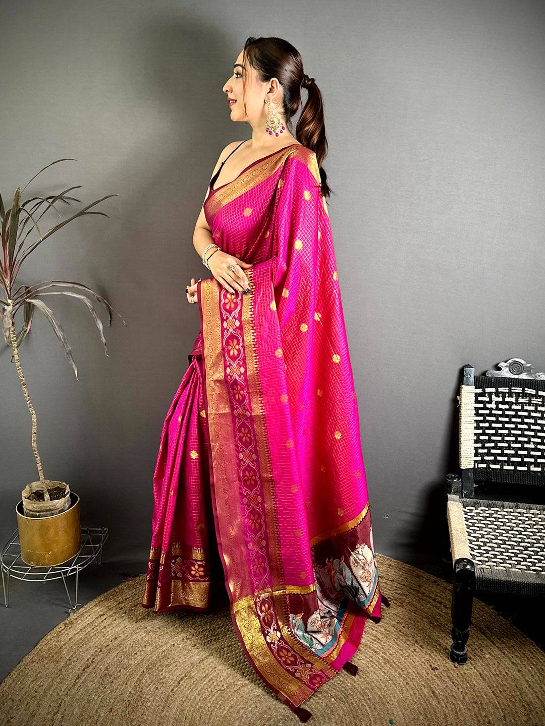 Celebrity Gold Zari Kanchi Silk Digital Pallu Pattu Saree