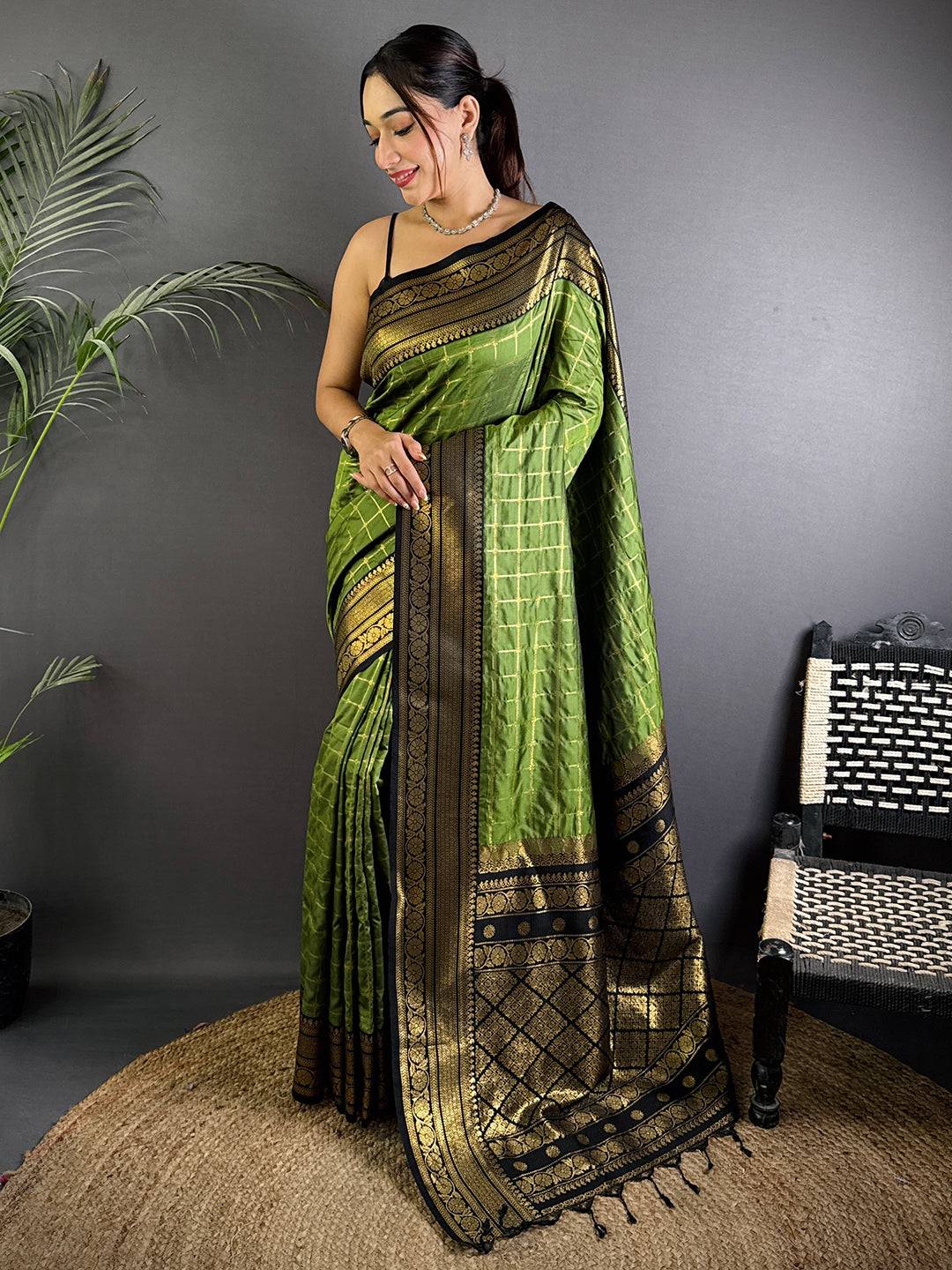 Green Self Chex Soft Silk Pattu Saree