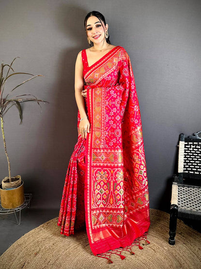 Pink Soft Semi Silk Ikkat Patola Weaving Pattu Saree