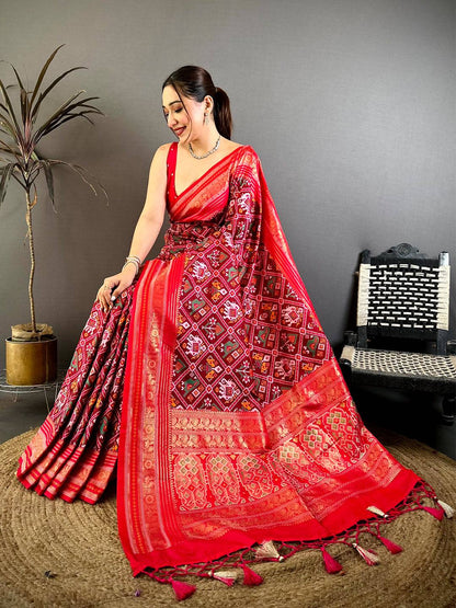 Regal Double Ikkat Patola Kanchi Border Pattu Saree