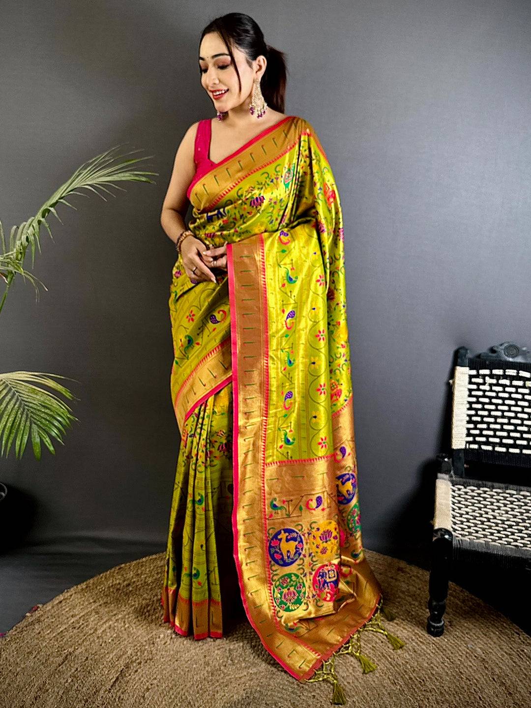 Green Patola Motif Soft Silk Pattu Saree