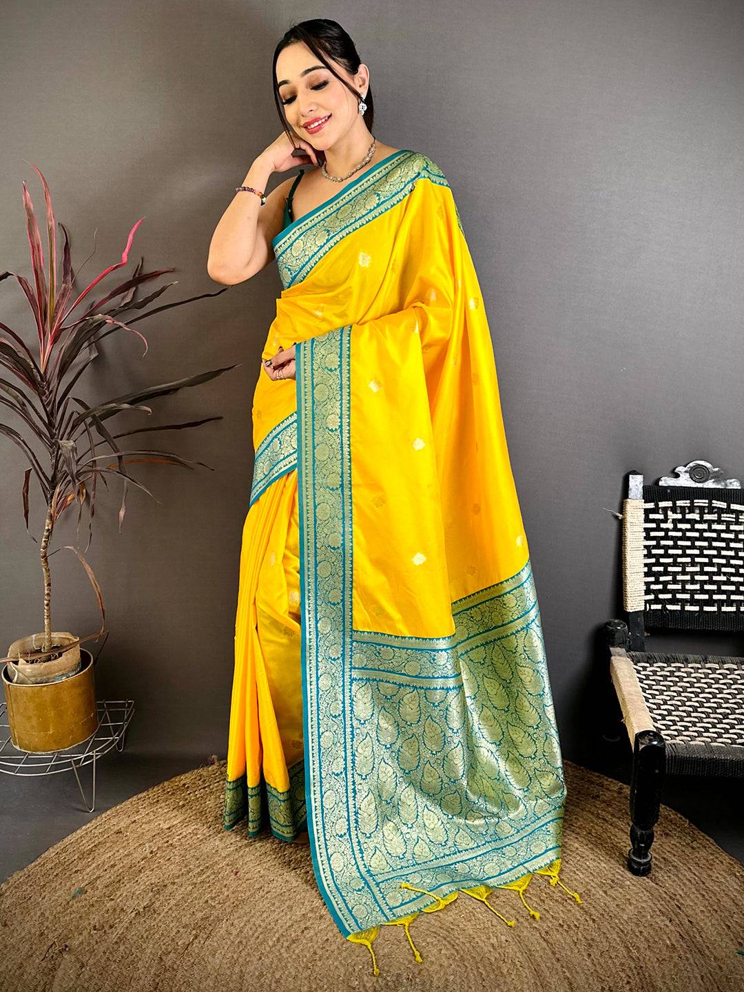 Royal Yellow Soft Silk Gadwal Pattu Saree