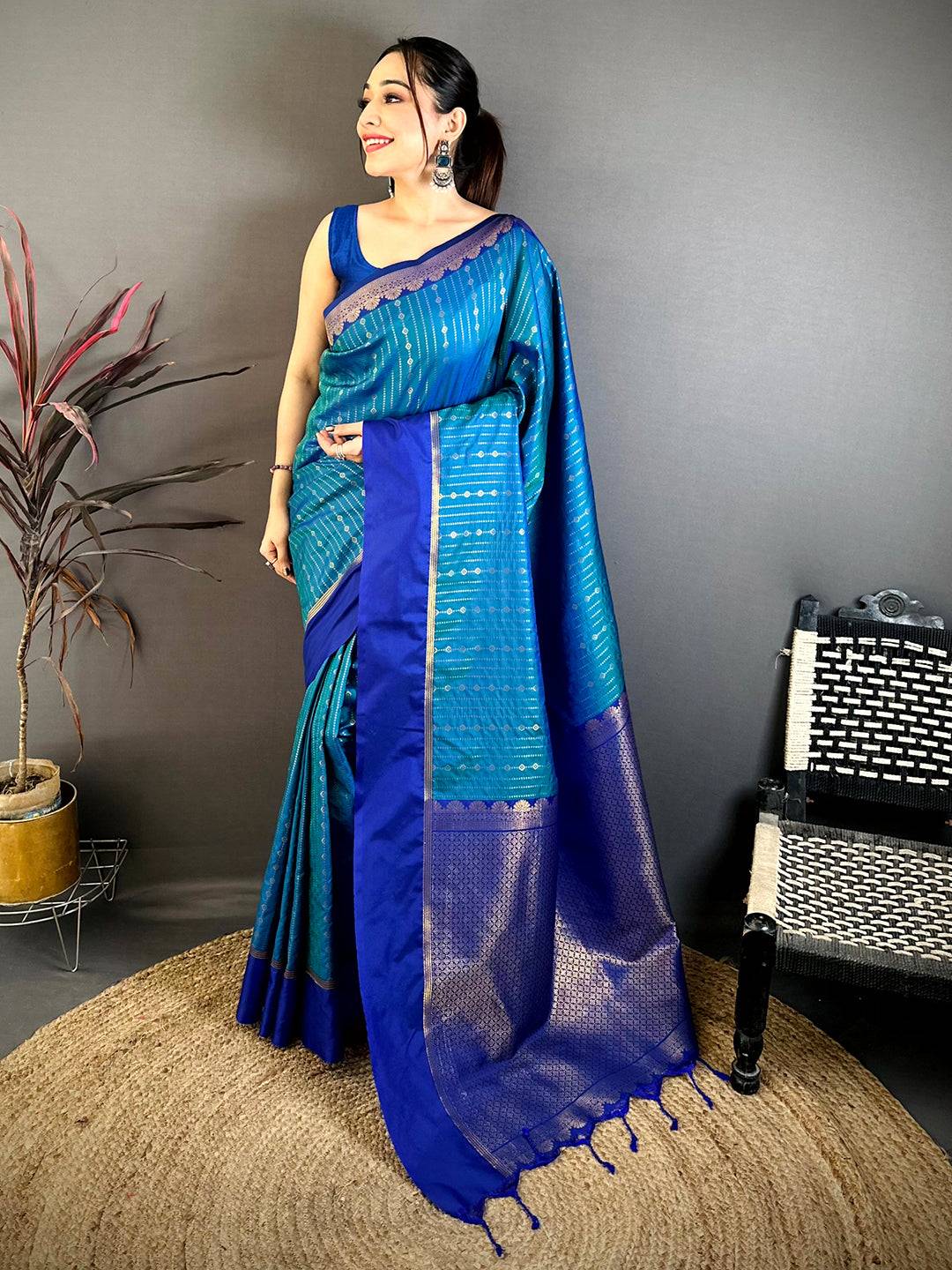 Teal Classic Soft Silk Gadwal Pattu Saree 