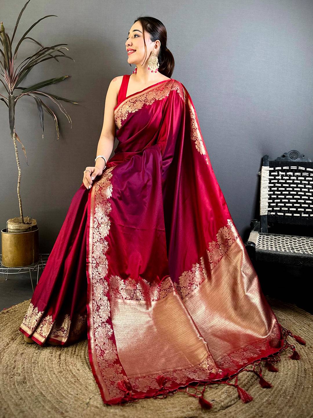 Regal Ombre Weaving Mashru Silk Pattu Saree