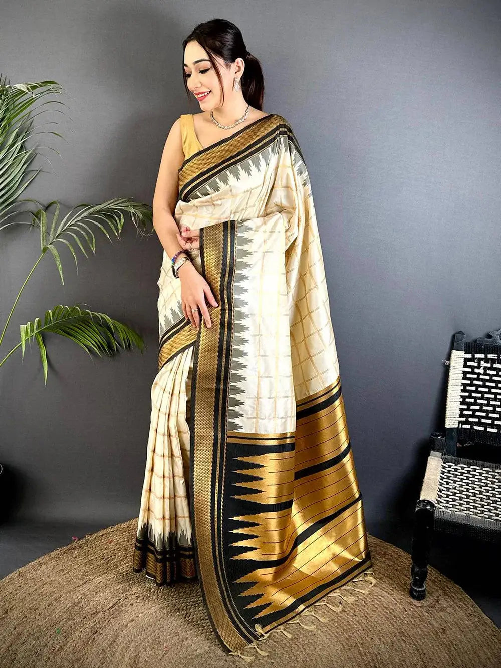 Royal Dual Tone Gold Zari Pattu Saree