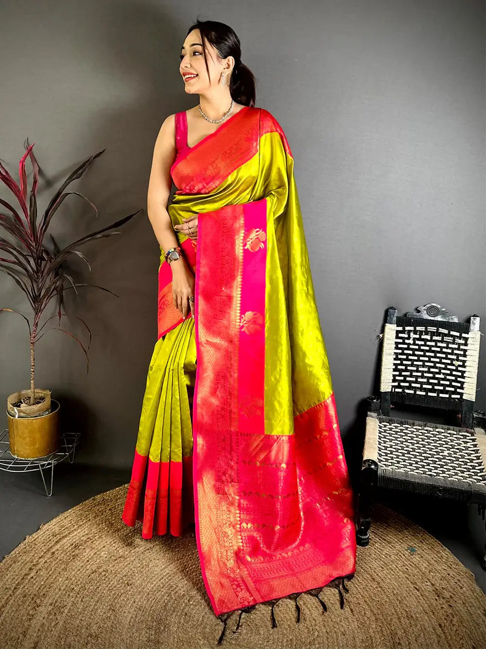 Royal Gadwal Banarasi Katan Silk Pattu Saree

