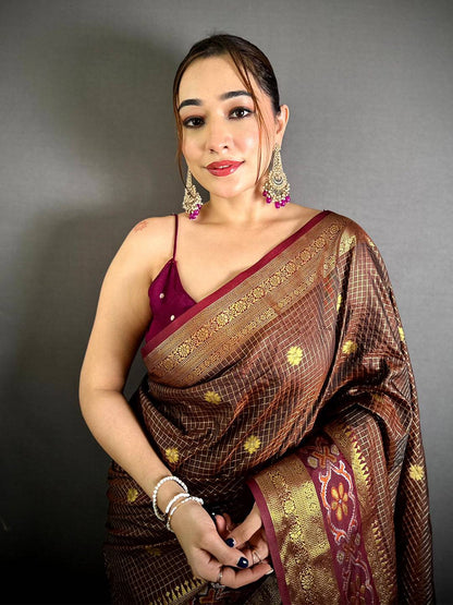 Graceful Gold Zari Kanchi Silk Digital Pallu Pattu Saree