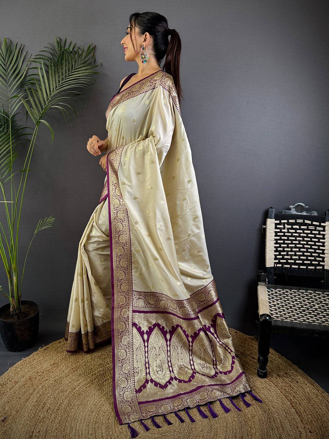White Soft Silk Feather Pattu Saree