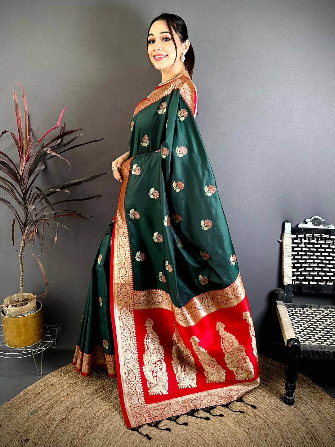 Green Grace Soft Silk Gadwal Pattu Saree