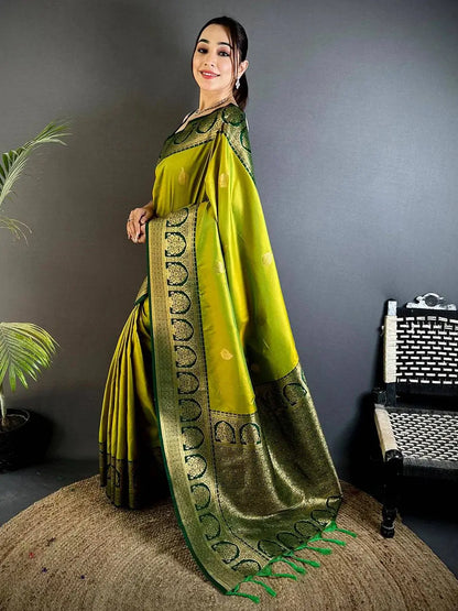 Graceful Soft Silk Pattu Swan Motif Saree



