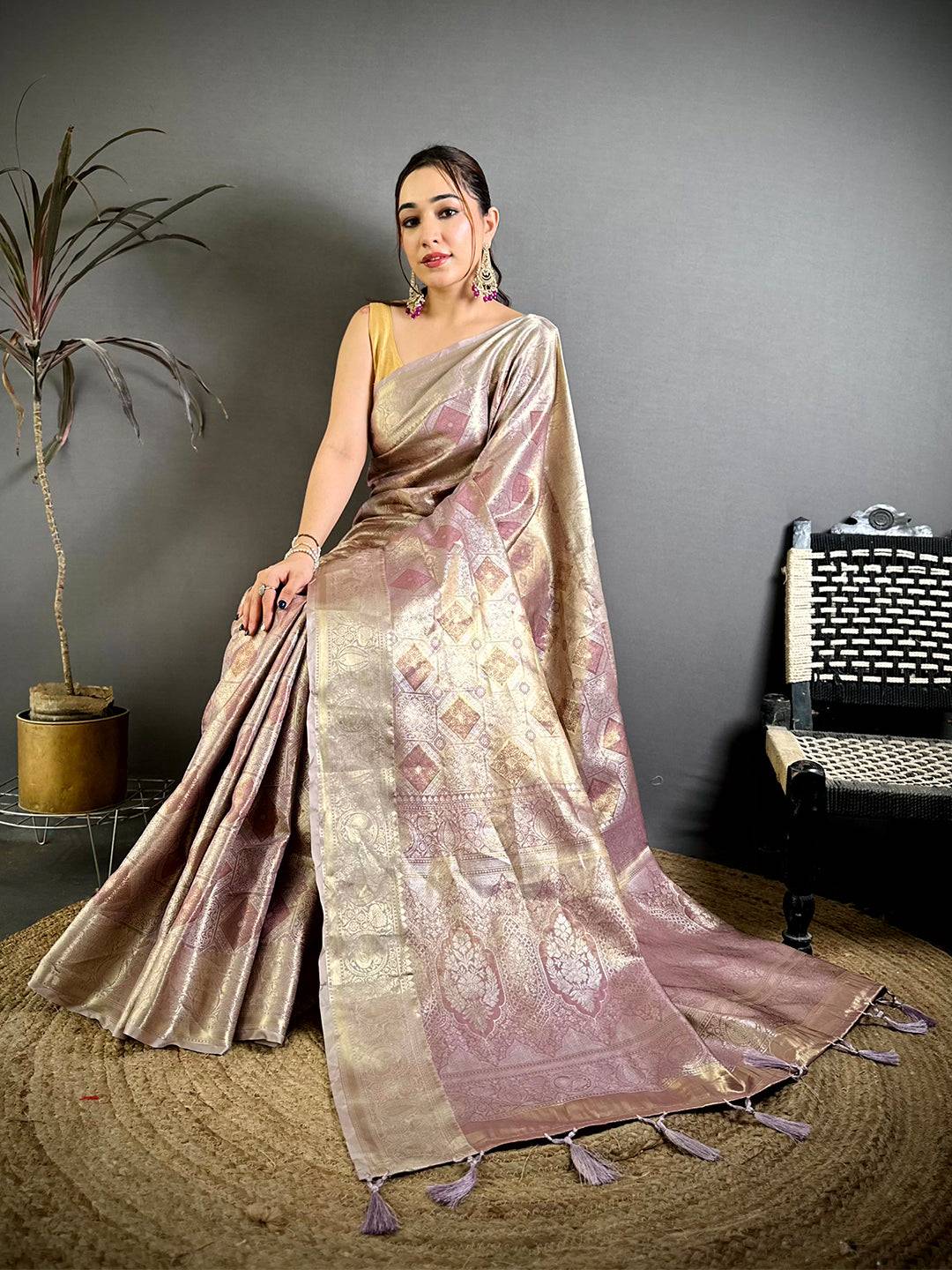 Elegant Kanjivaram Zari Pattern Pattu Saree