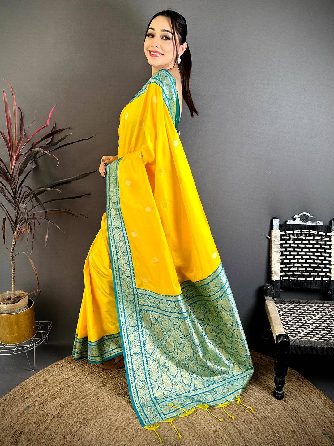 Royal Yellow Soft Silk Gadwal Pattu Saree