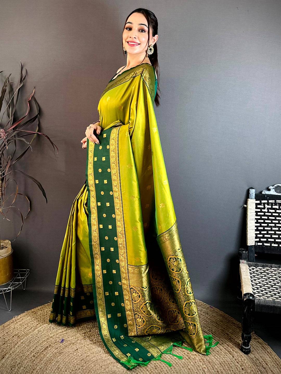 Royal Weave Soft Silk Big Border Pattu Saree