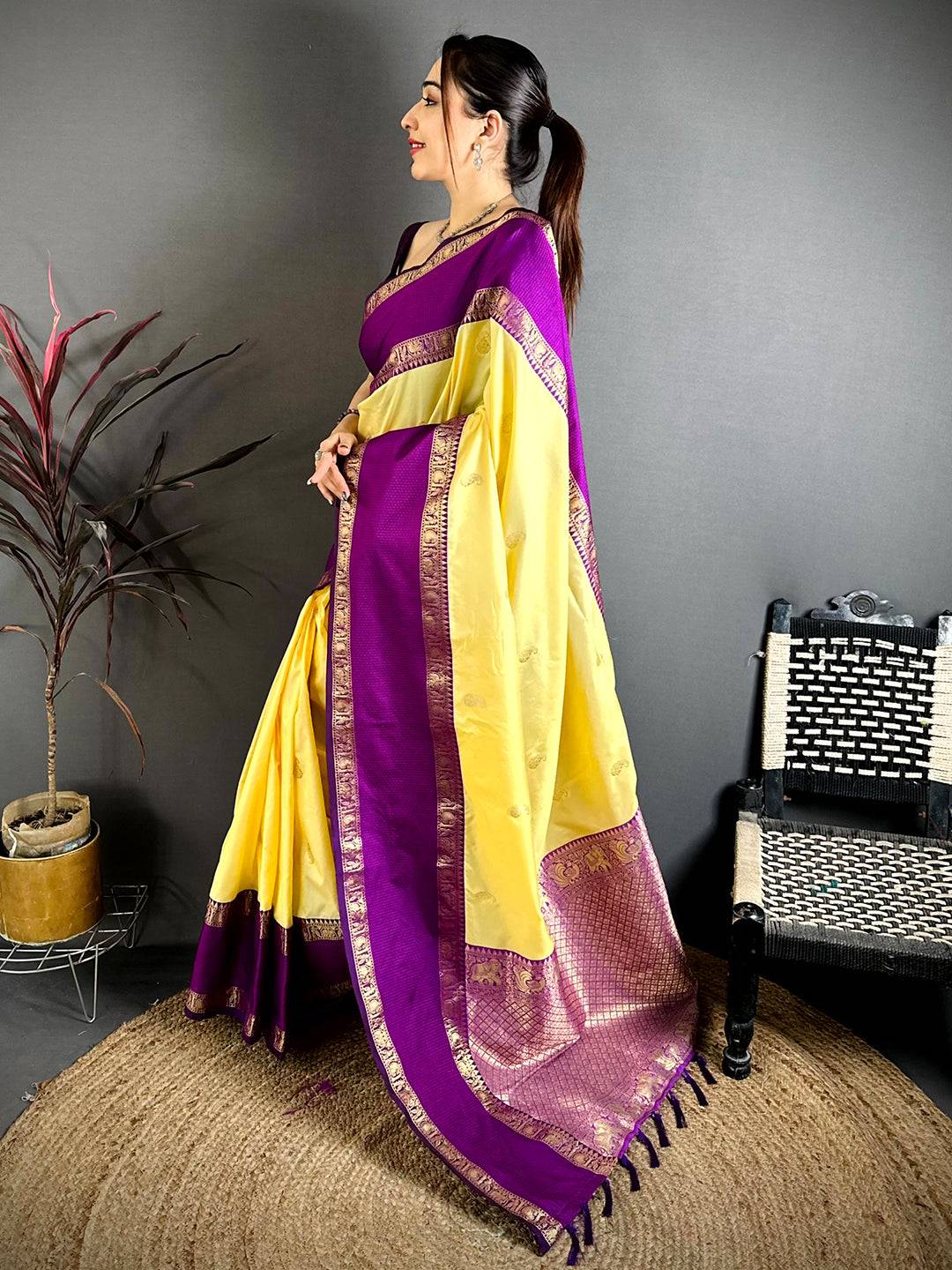 Lime Yellow Gadwal Pure Soft Silk Pattu Saree