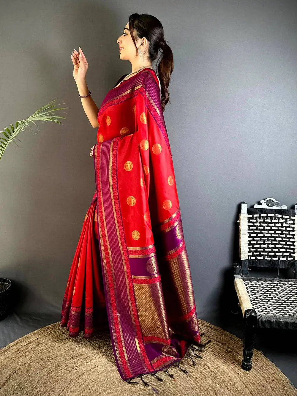 Elephant Zari Banarasi Soft Silk Pattu Saree


