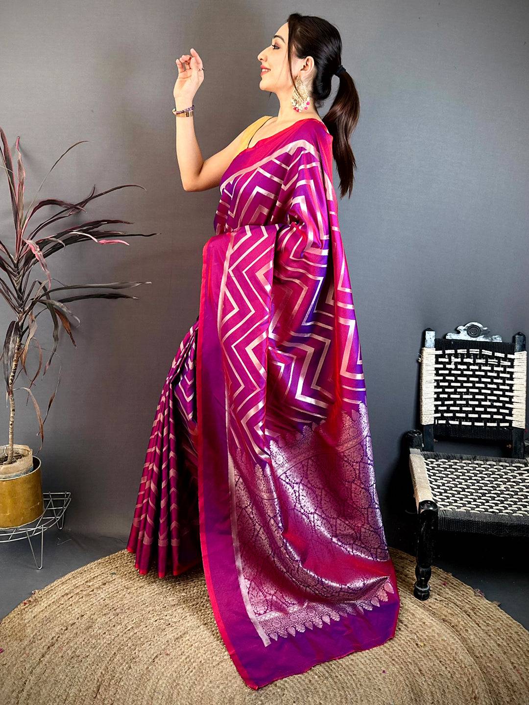 Rani Pink Geometric Zari Weave Banarasi Pattu Saree